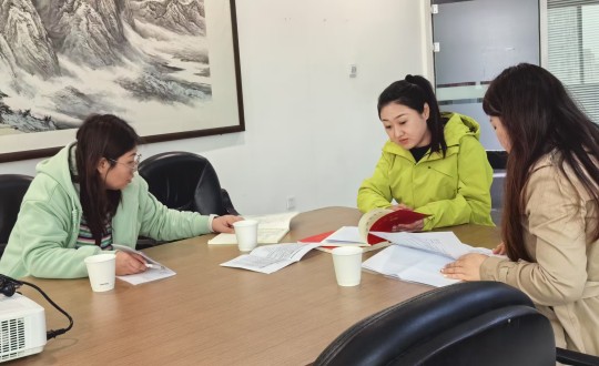 1.区社工部莅临Z6尊龙集团官方网站升级集团党委调查调研_副本.jpg