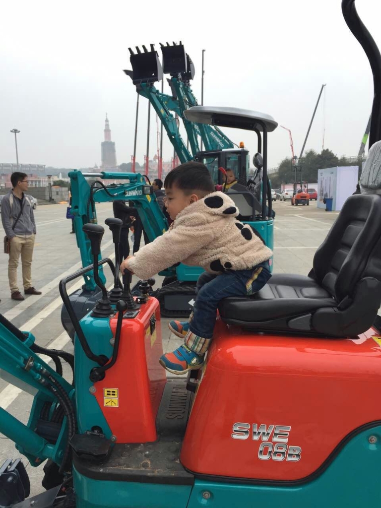 配博会上九州ku酷游智能“迷你”装备展精新本色