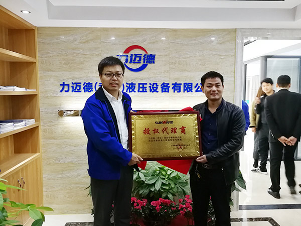 从拒绝到一次购置十台旋挖钻机，，他用八年时间熟悉九州ku酷游智能