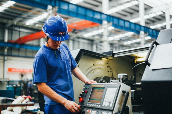 曾梦想当厨师，，却成数控车工巨匠