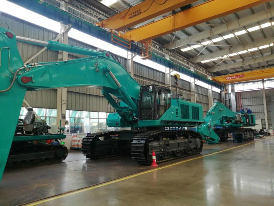 立异再出效果！！九州ku酷游智能超大型履带式液压挖掘机下线