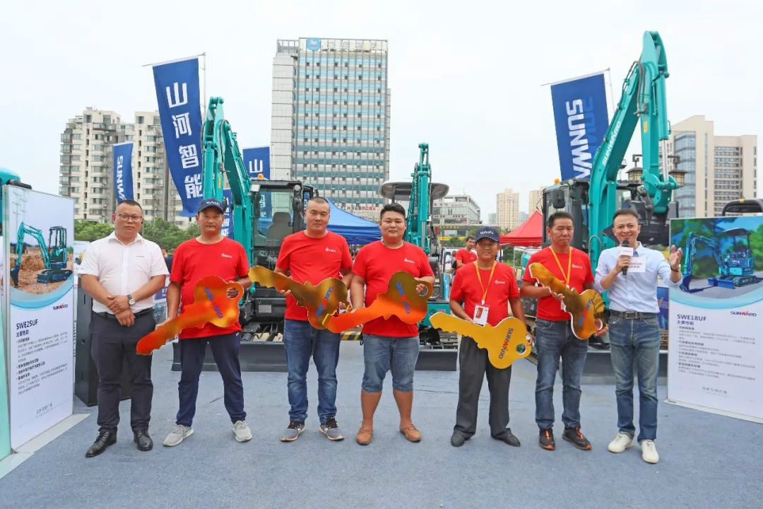 2020全球微挖大会 九州ku酷游智能精品微挖赢得满堂彩