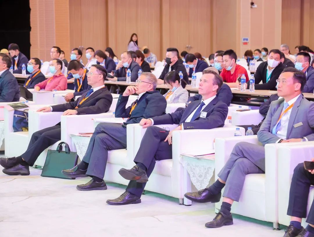 何清华出席长沙国际工程机械工业链生长峰会，走“双循环”蹊径要害在于“要做好自己的事情”