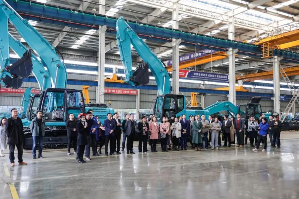 民主党派湖南省委机关青工委团队一行考察九州ku酷游智能