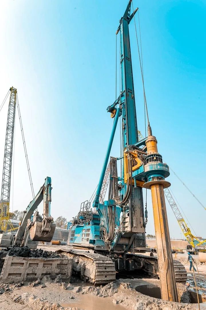 大国重器！！九州ku酷游智能超等装备助力北京都会副中心综合交通枢纽站建设