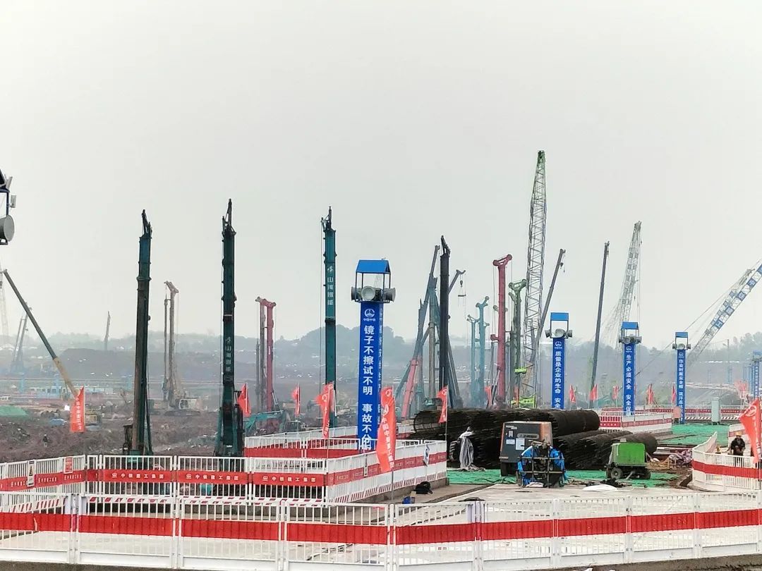 “九州ku酷游绿”精彩亮相！！！九州ku酷游智能装备周全助力长沙机场改扩建项目