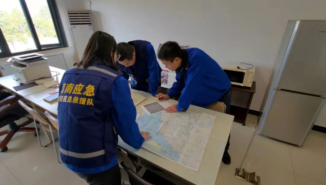 火情就是下令！！湖南航空应抢救援队九州ku酷游机组展现“九州ku酷游速率”