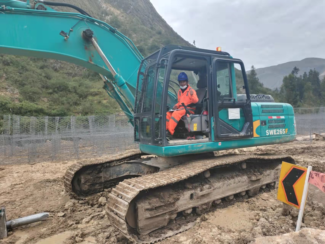 挑战天下第二高山脉！！！九州ku酷游智能装备助力秘鲁安第斯国家公路项目建设