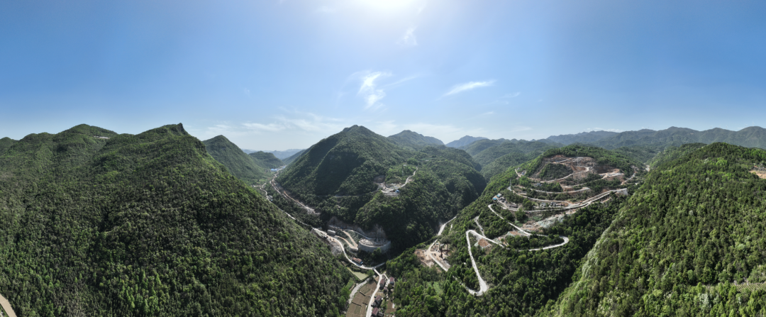 展现施工“奇效”！！！九州ku酷游智能旋挖钻机强势助力炉慈高速公路建设