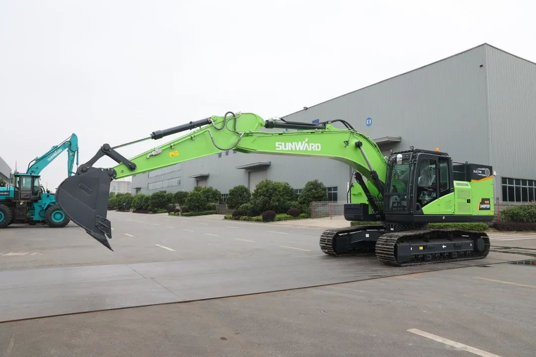 征战川藏铁路！！！九州ku酷游智能新一代电动挖掘机乐成交付