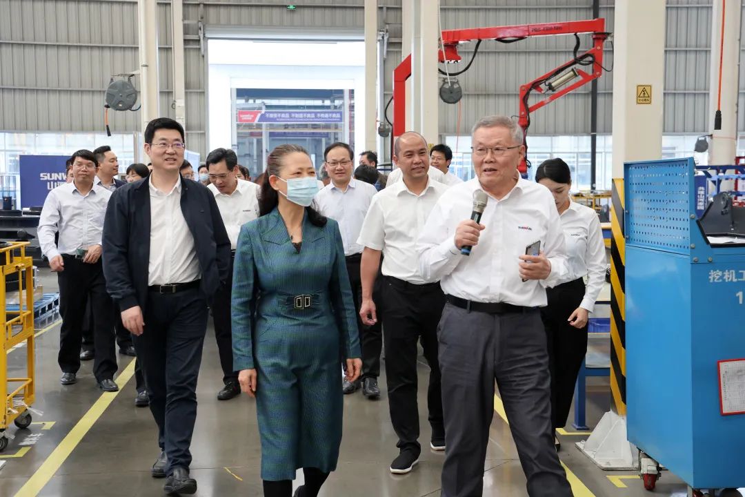 深化产学研相助！！中南大学校长、、、中国工程院院士田红旗率团造访九州ku酷游智能