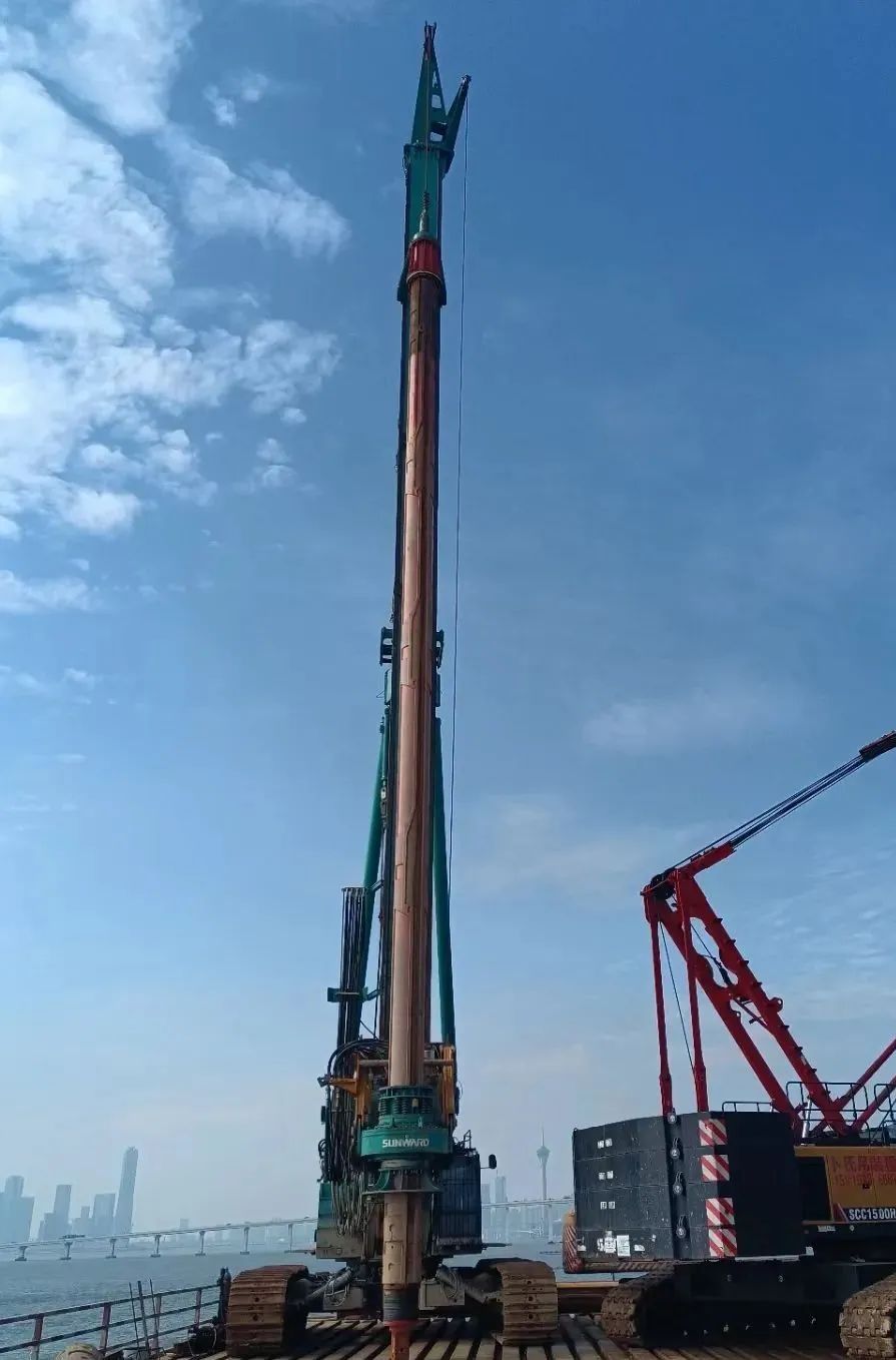 乘风破浪的旋挖钻机！！！九州ku酷游智能助建澳氹第四跨海大桥
