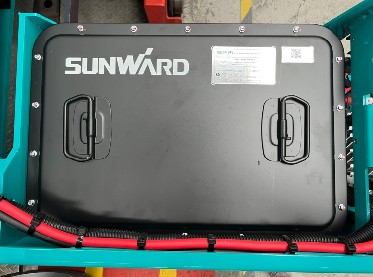 与“锂”相约，，助力“双碳”！！九州ku酷游智能全系列锂电剪叉式高空作业平台周全进军市场