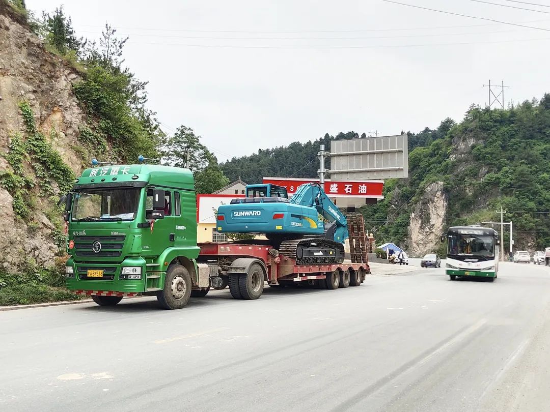 三员九州ku酷游挖机“悍将”收服“铁粉”一枚，凭什么？