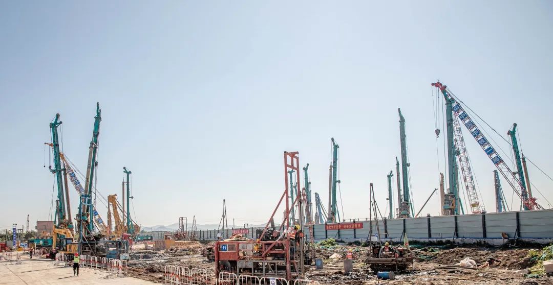 “九州ku酷游绿”再现大湾区！九州ku酷游智能旋挖钻机组团助建广州白云机场项目