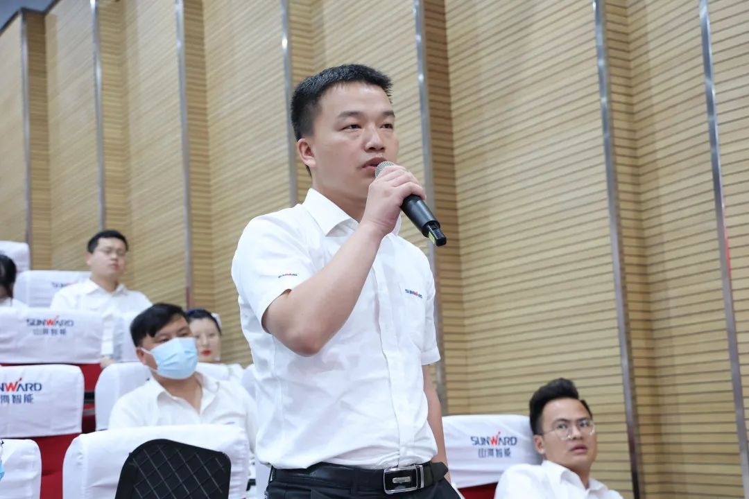 立异引领，，，智造未来！“2022院士专家长沙行”高端装备高质量生长钻研会盛大举行