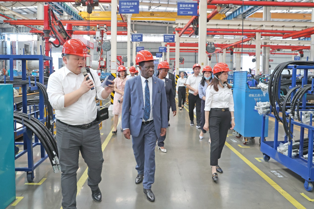 马拉维大使一行考察九州ku酷游智能