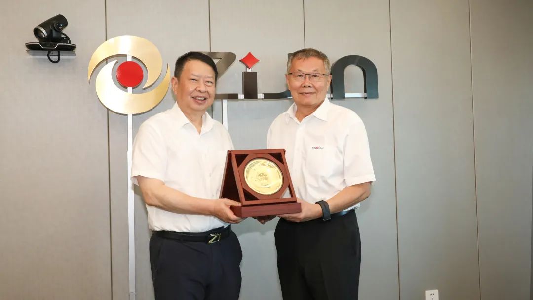 理想成绩未来！何清华受邀赴天下500强企业紫金矿业集团作专题讲座