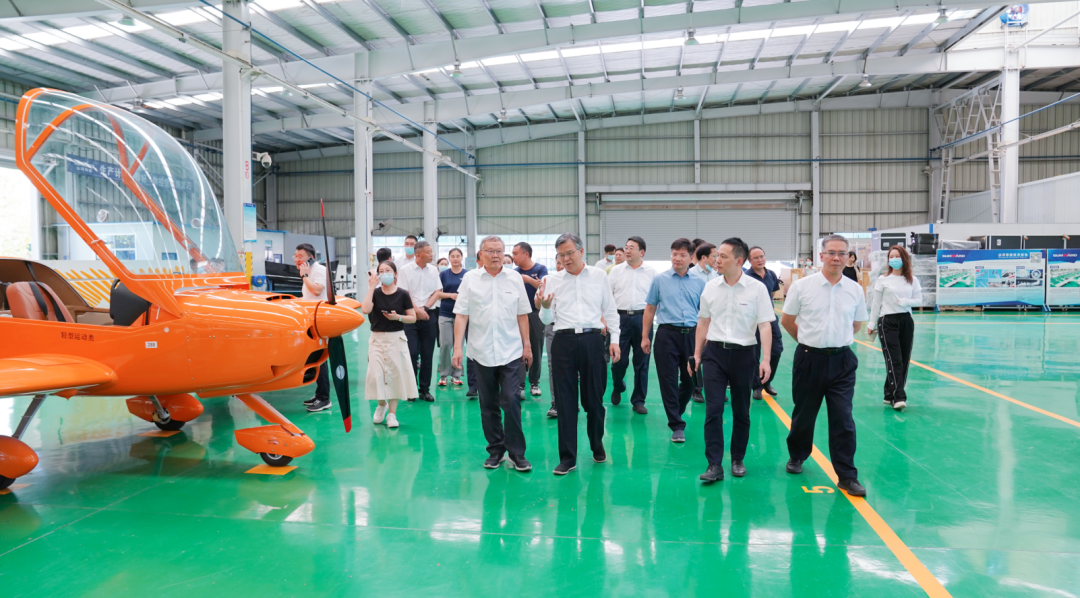 湖南省委常委、常务副省长李殿勋一行考察调研九州ku酷游科技