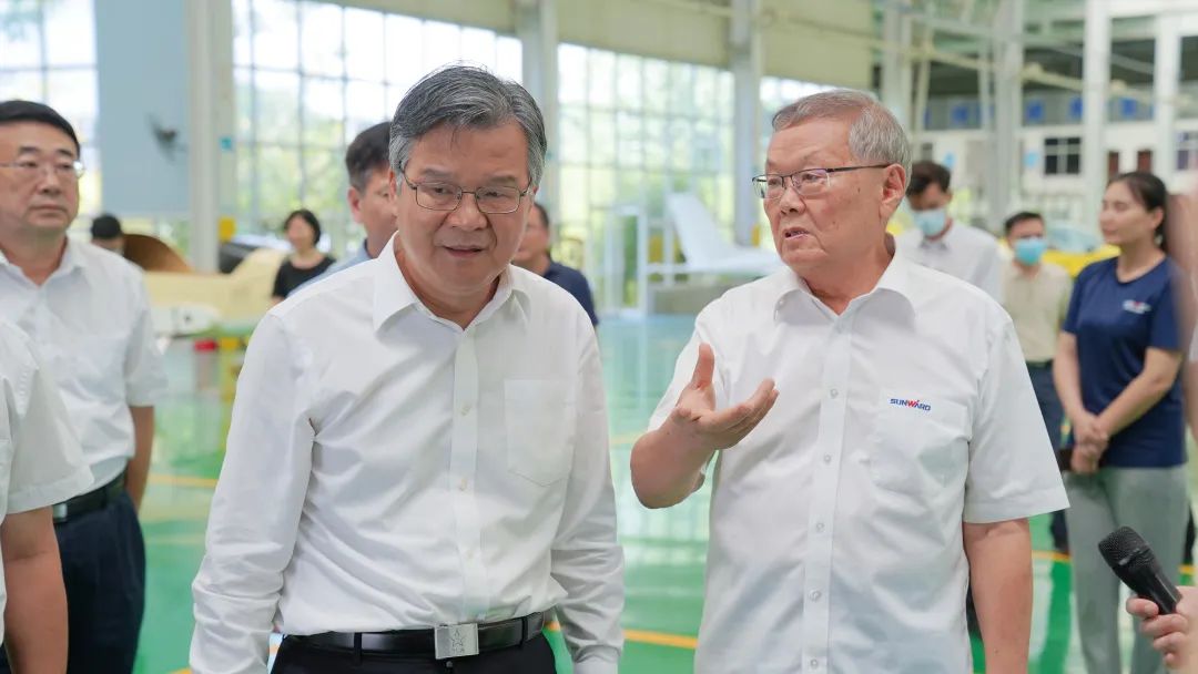 湖南省委常委、常务副省长李殿勋一行考察调研九州ku酷游科技