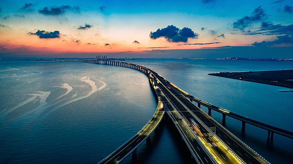 共建“一带一起”！九州ku酷游智能携手中铁九局助力匈塞铁路建设