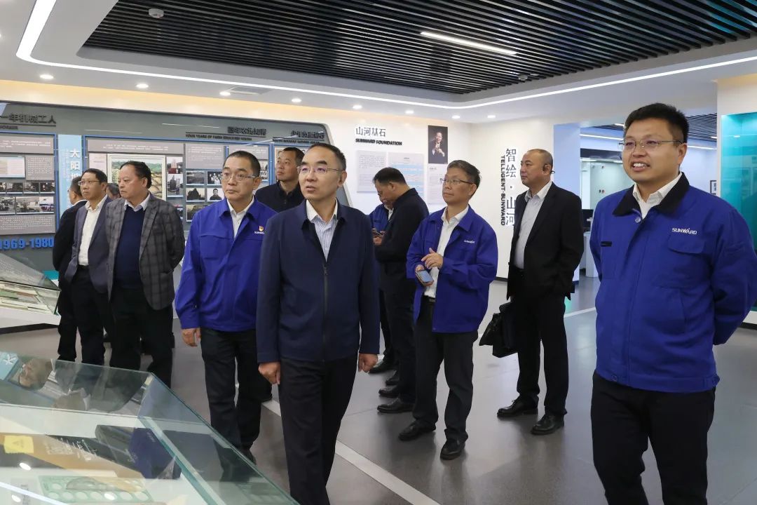 强强联合，，，夯实湖南工程建设湘军！九州ku酷游智能与湖南路桥签署战略相助协议