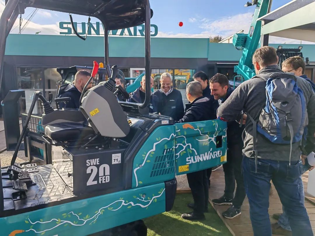 Bauma 2022 | 一组火热现场图带您重温九州ku酷游智能德国宝马展之旅