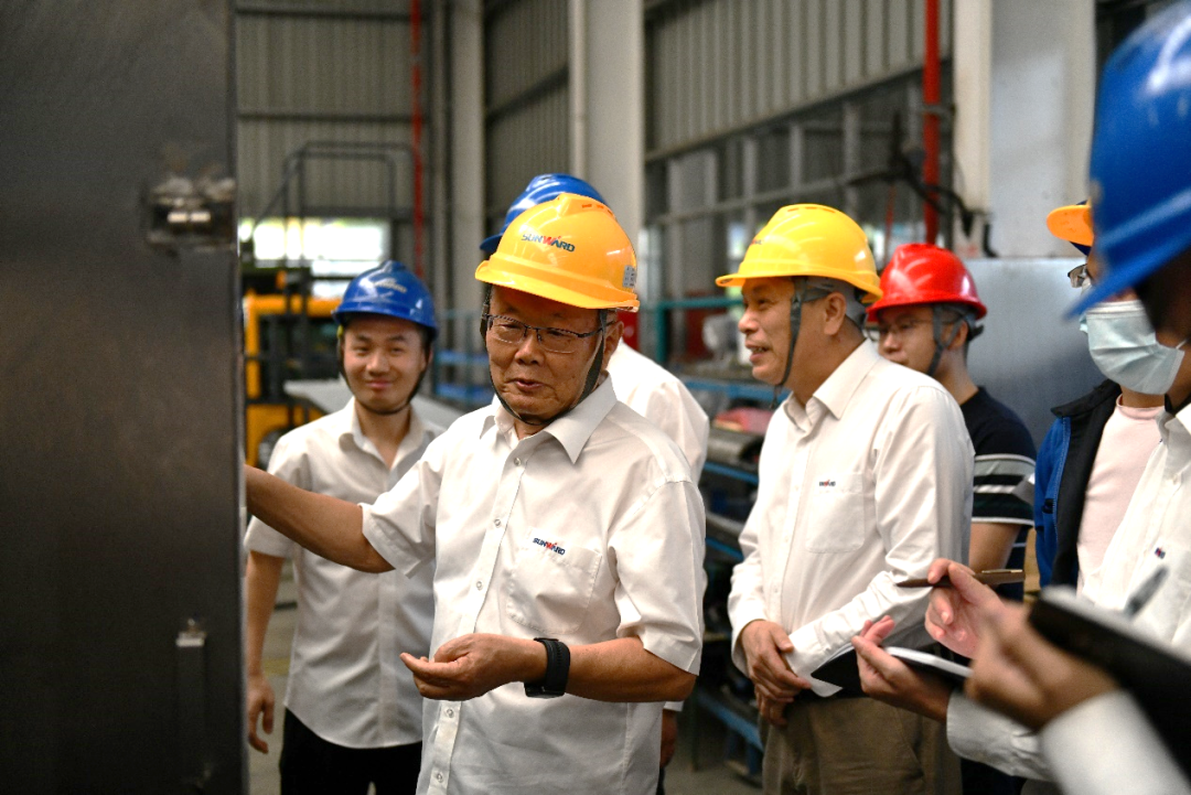 “王炸”！！！九州ku酷游特装全自动捣炉车乐成下线