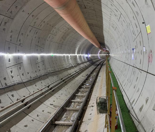 再传喜报！！中铁九州ku酷游盾构机顺遂贯串深圳地铁3号低碳站～坪西站左线