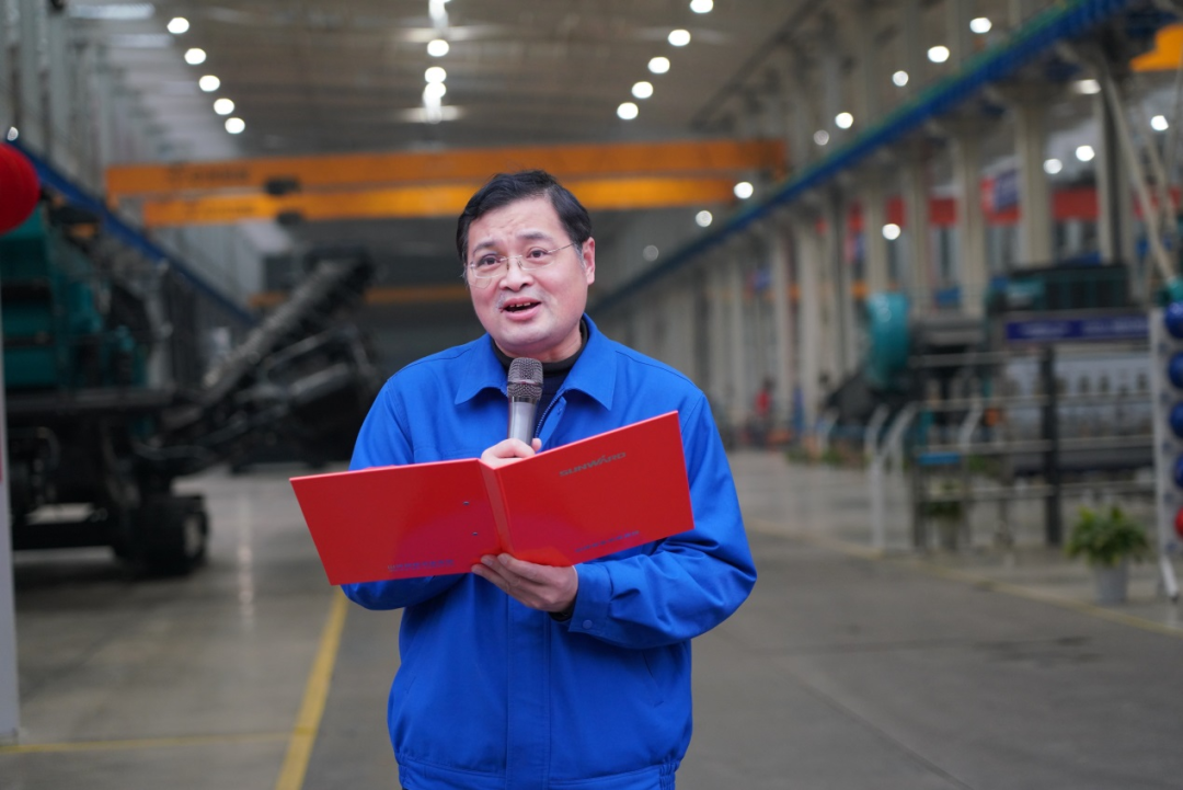 “持证上岗，成为破碎筛分装备的好管家！”