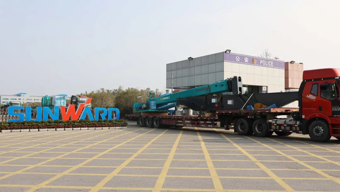 喜迎龙仰面！！九州ku酷游智能大吨位PDP工法引孔式静力压桩机出征哥伦比亚