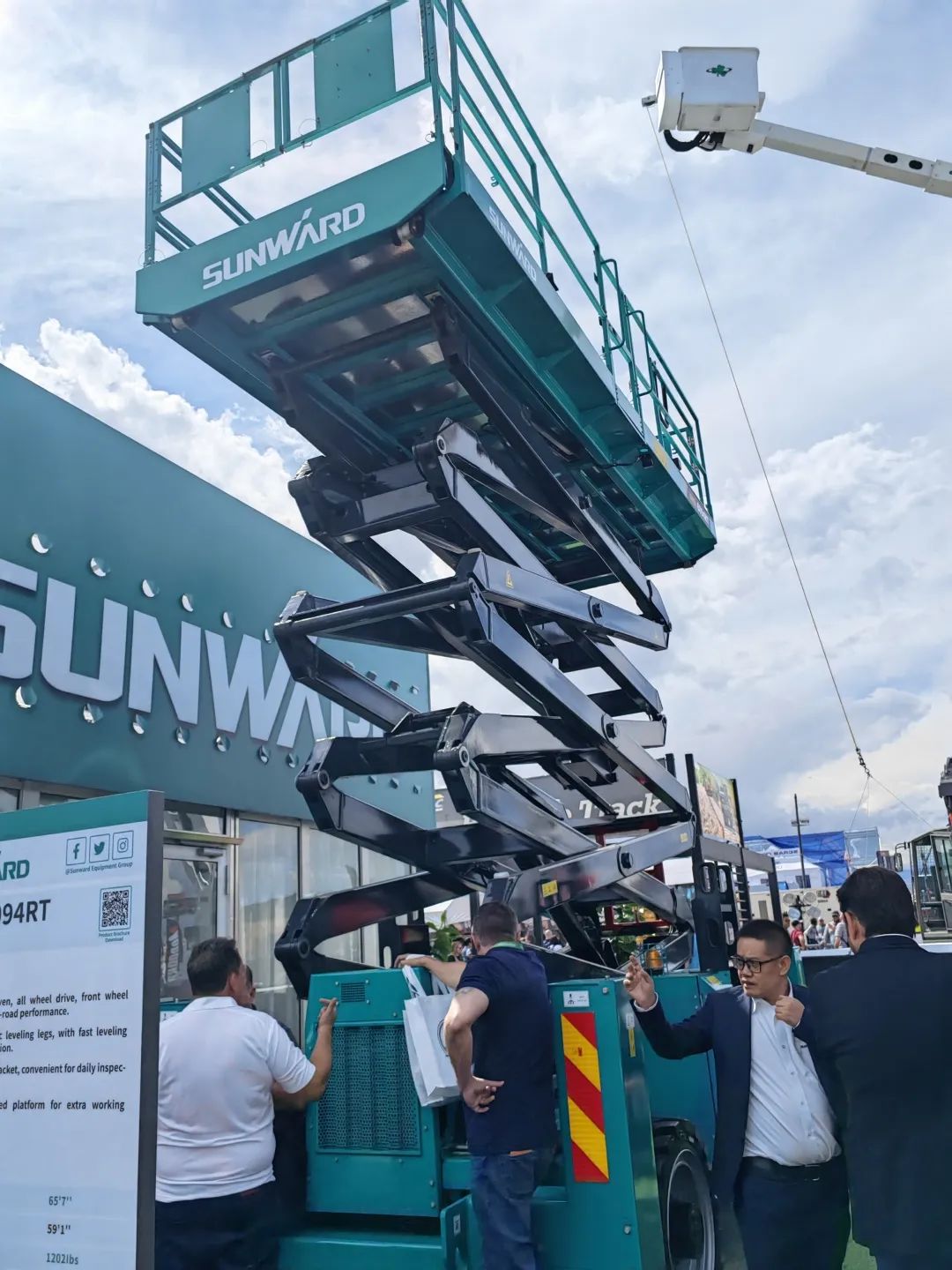 拉展直播 | 九州ku酷游智能高空精品亮相2023美国拉展，，，哪款是你的最爱？