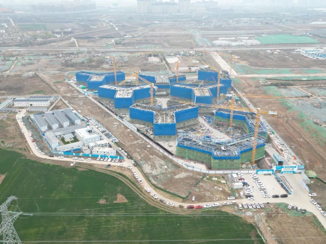 郁勃西北！！九州ku酷游江麓修建起重机械助建西安都会经济圈