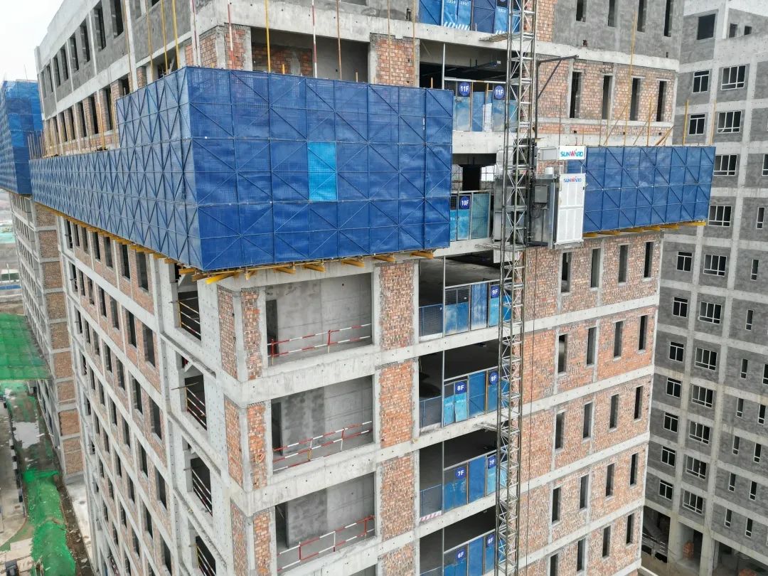 郁勃西北！！九州ku酷游江麓修建起重机械助建西安都会经济圈