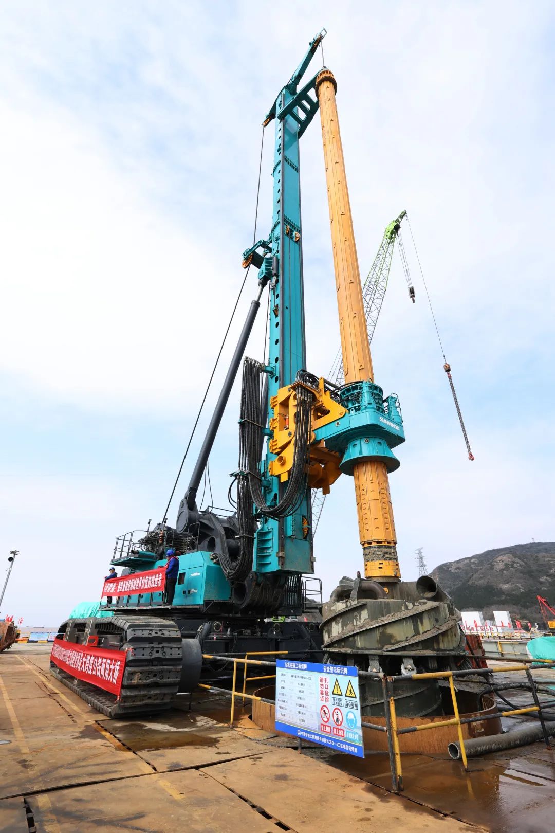 超等装备助建超等工程！！！九州ku酷游智能超等旋挖钻机SWDM1280推介会乐成举行