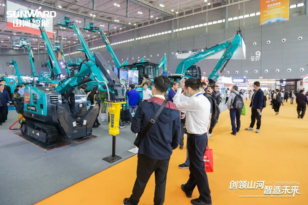 闪灼2023 CICEE！看九州ku酷游智能“明星产品”有多“炫”