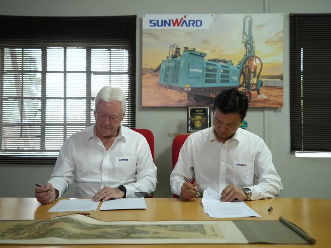 登陆南非，，九州ku酷游智能新型凿岩利器交付客户