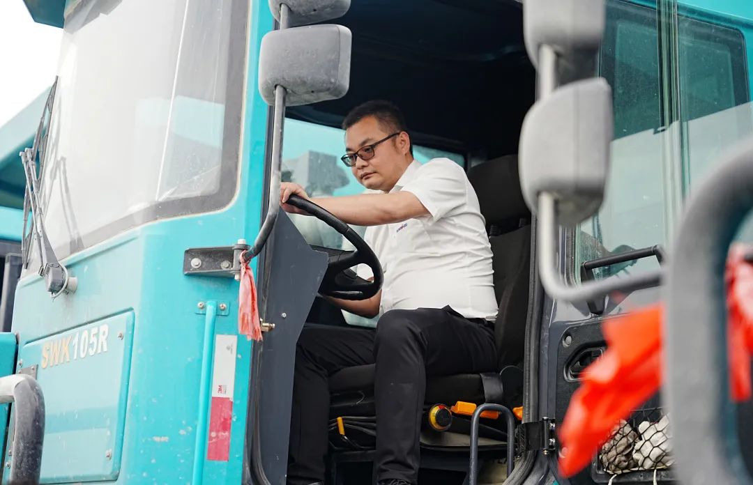 持续助力“双碳”目的，，，九州ku酷游巨鼎LNG矿卡在辽宁批量应用