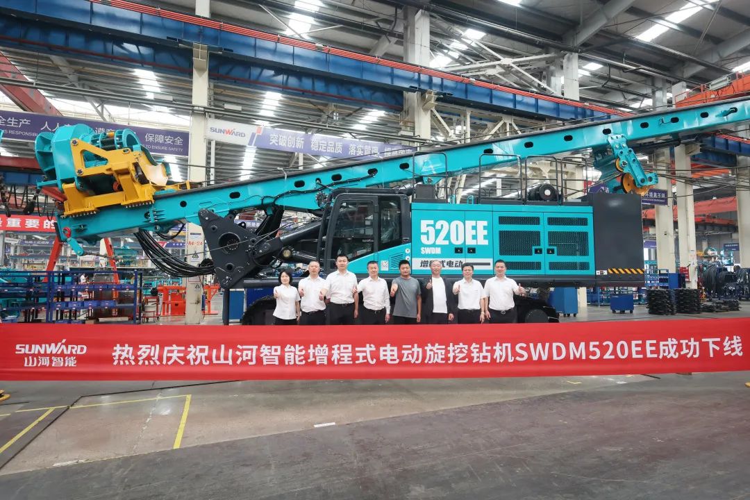 助力“双碳”、、、绿动未来！！！九州ku酷游智能增程式电动旋挖钻机、、、液压混淆动力旋挖钻机齐交付