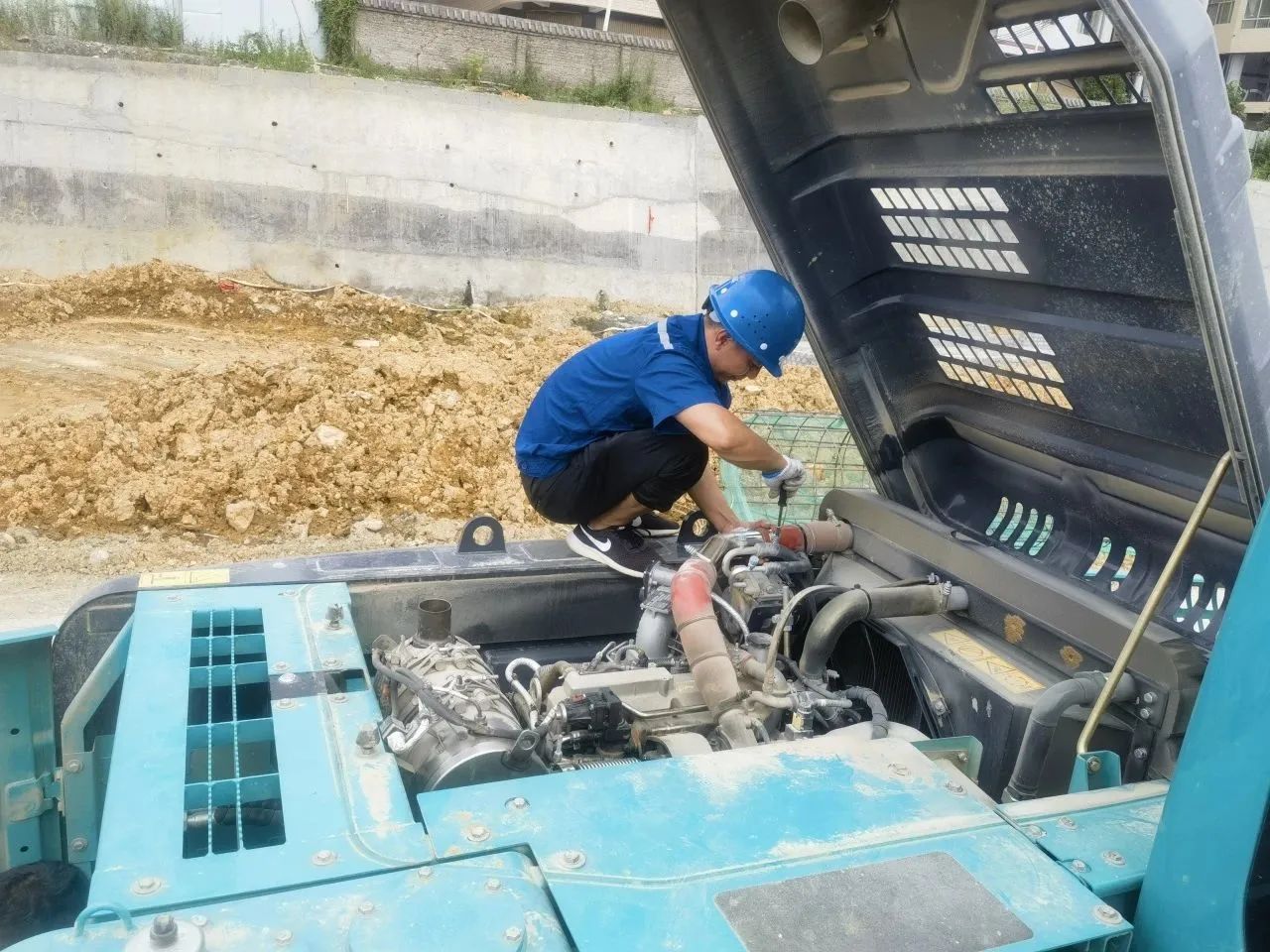 步履一直，，，服务不止！九州ku酷游智能挖掘机服务万里行火热举行中