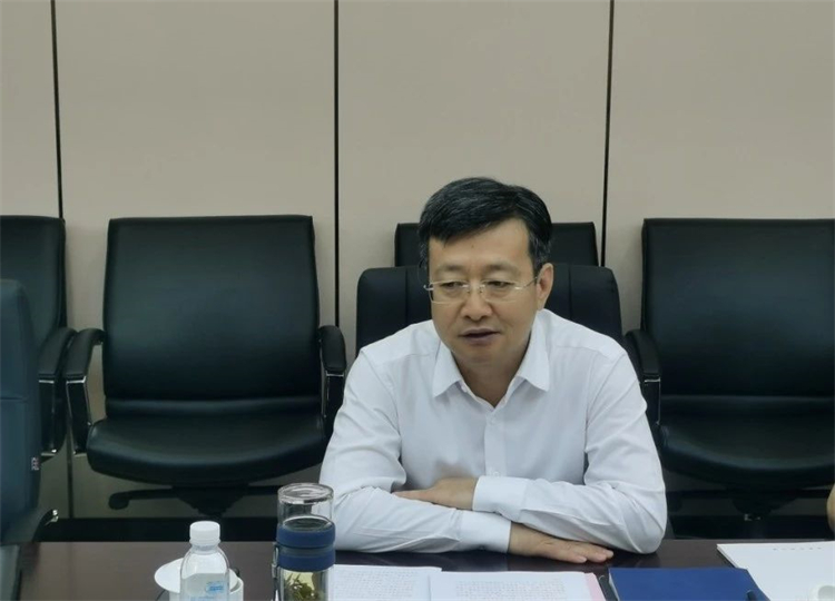 深化相助、共创绚烂！！！何清华带队造访中土集团