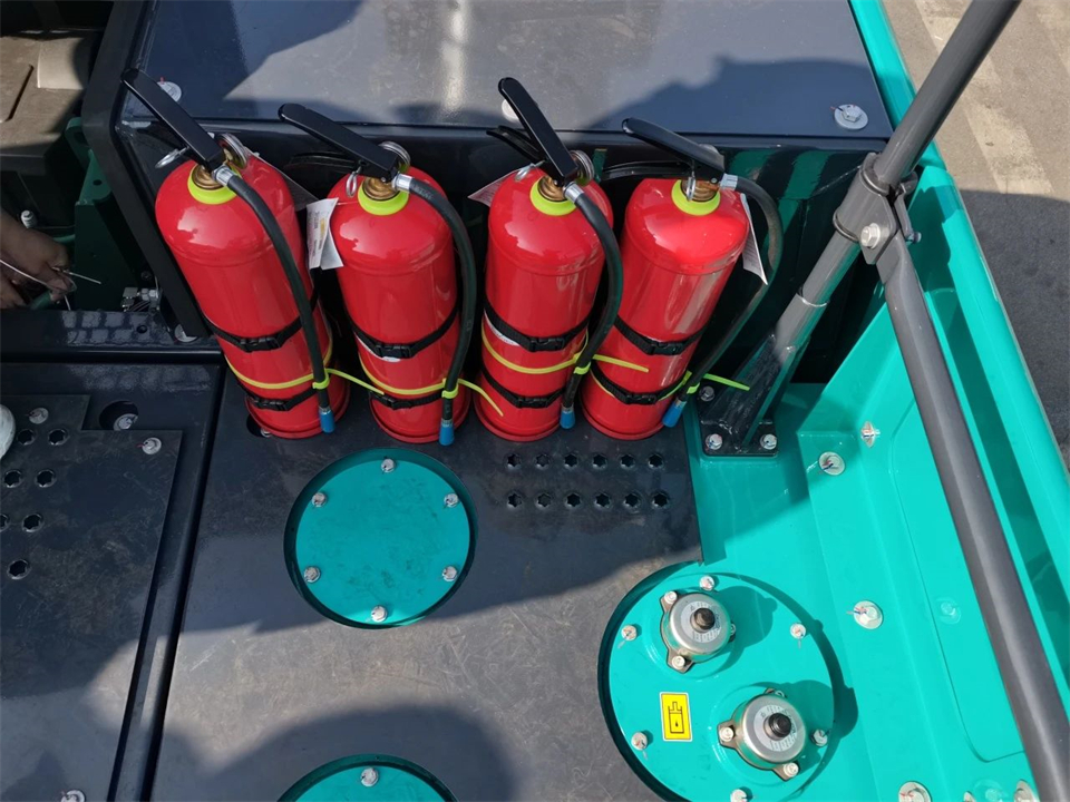 定制开发、、、功效更强！！九州ku酷游智能SWE750ELR加长臂液压挖掘机下线交付