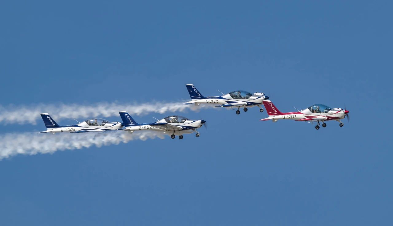 二十载磨砺，，“阿若拉”飞机累计航行时间突破11万小时！！！