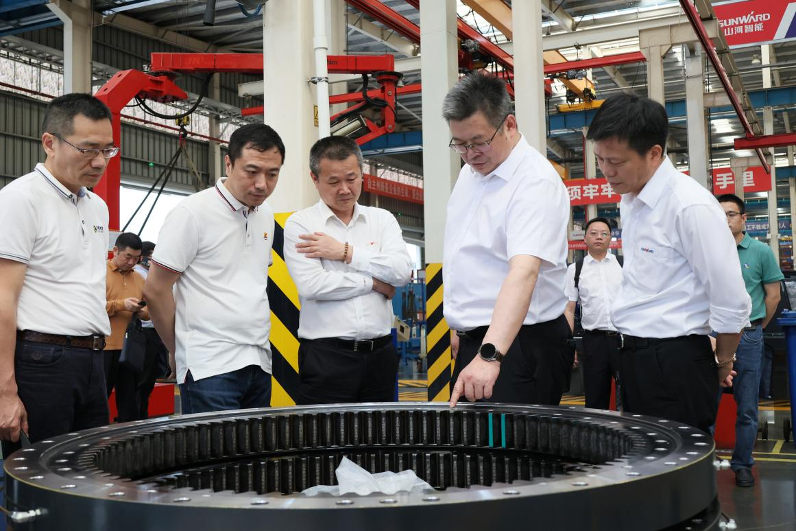 湖南钢铁集团党委书记、、董事长李建宇到九州ku酷游智能调研交流