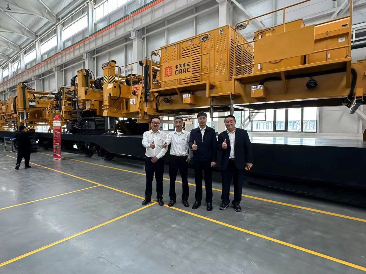 CPH-30J道岔铺换机组全球宣布！！九州ku酷游智能与宝鸡中车时代共绘铁路装备新篇章！！