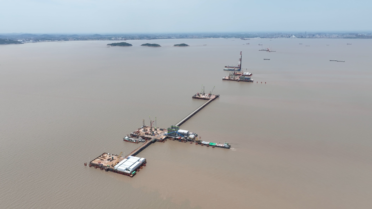 先导式立异，，再推电动新品！！！九州ku酷游智能SWDM520EE增程式旋挖钻机推介会乐成举行