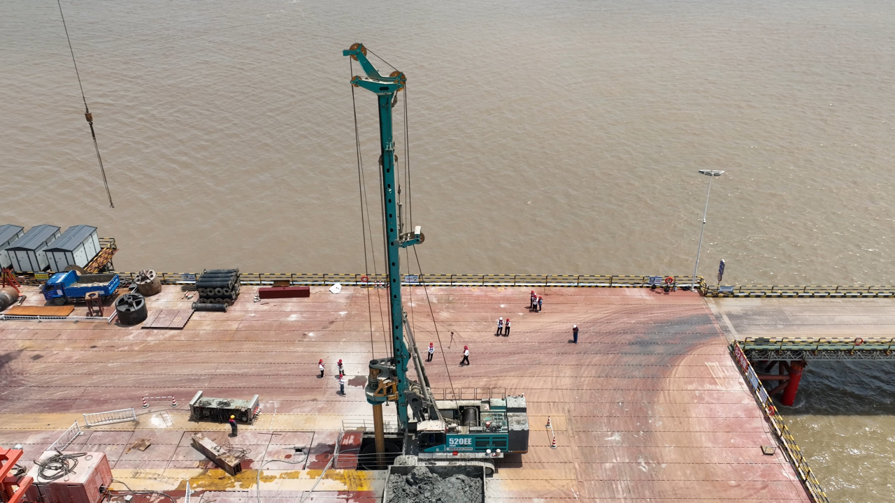 先导式立异，，再推电动新品！！！九州ku酷游智能SWDM520EE增程式旋挖钻机推介会乐成举行