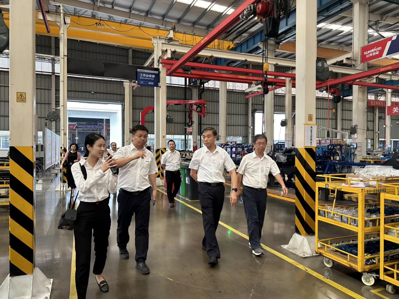 深化交流相助！！广州港李明忠副总司理率队莅临九州ku酷游智能考察交流！！