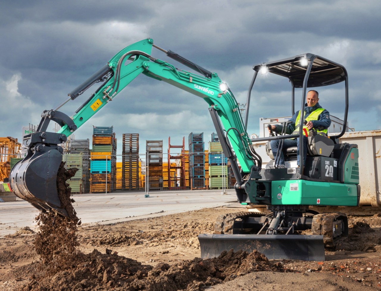 向新而行！！！九州ku酷游智能电动挖掘机线上推介会乐成举行