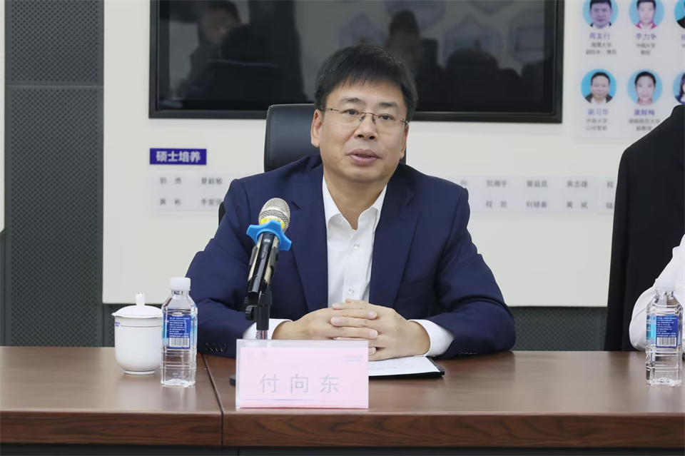 同船出海，，共赢未来！中铁九局副总司理刘峻峰一行到访九州ku酷游智能